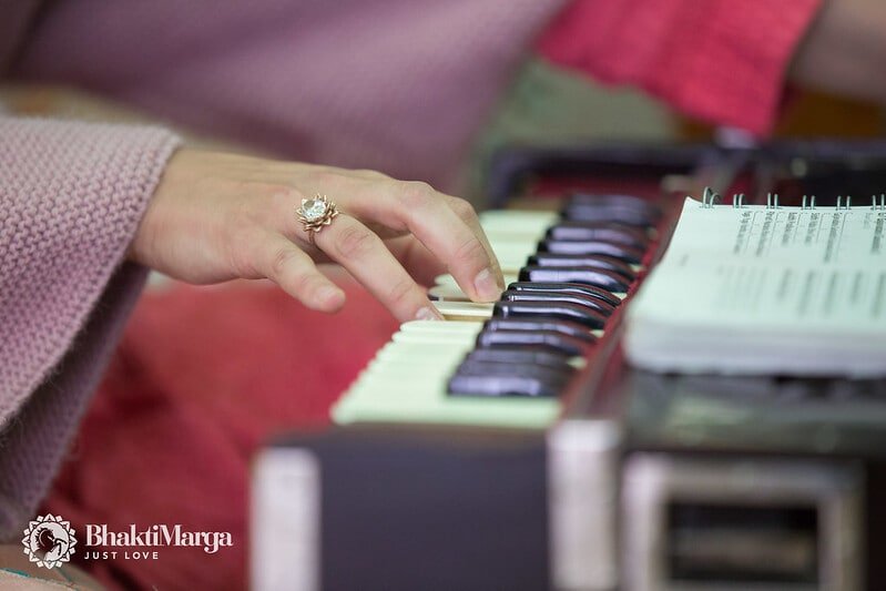 harmonium (4) Bhakti Marga Czech Republic